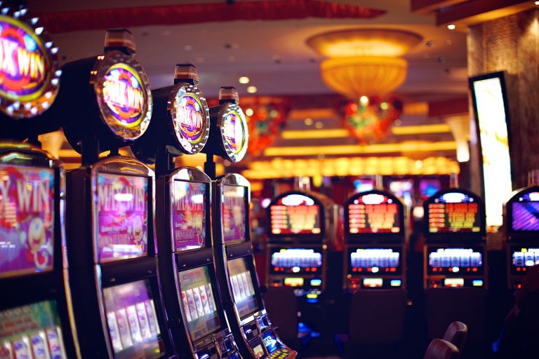 What Makes Situs Slot Hacksaw Gaming Stand Out from Other Online Slot Providers?